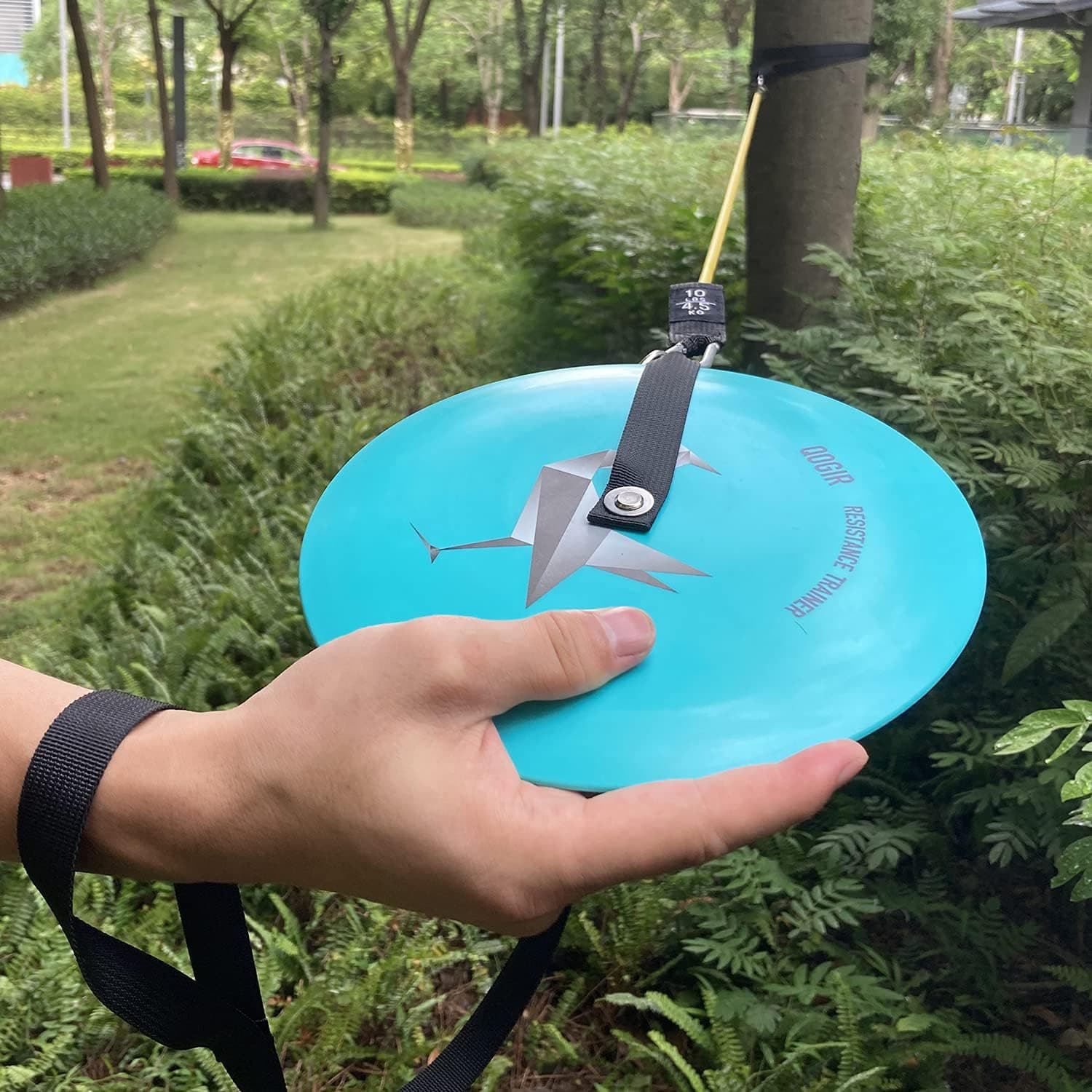QOGIR Resistance Trainer for Disc Golf - Increase Strength in Your Pull Through, Gain Extra Distance, Disc Shaped Grip
